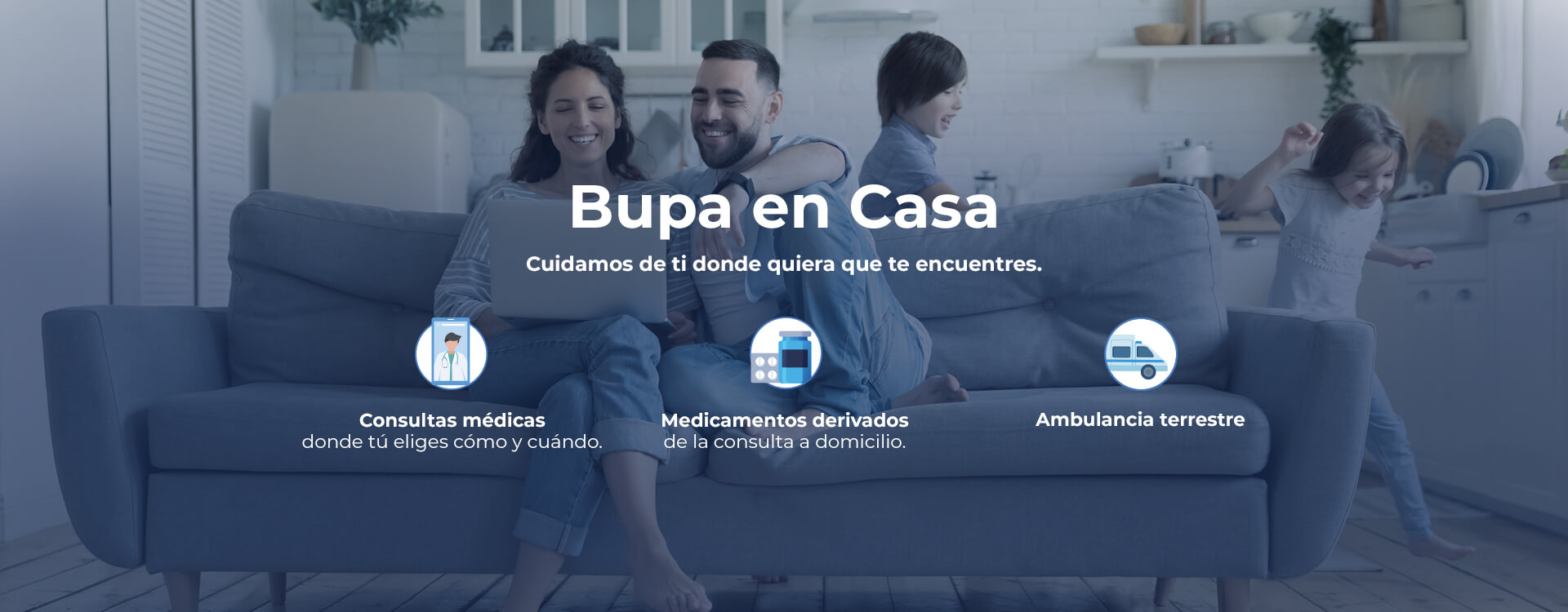Personas en el sofá