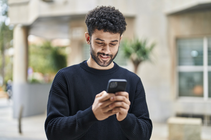 Persona comentando beneficios de haber dejado el alcohol