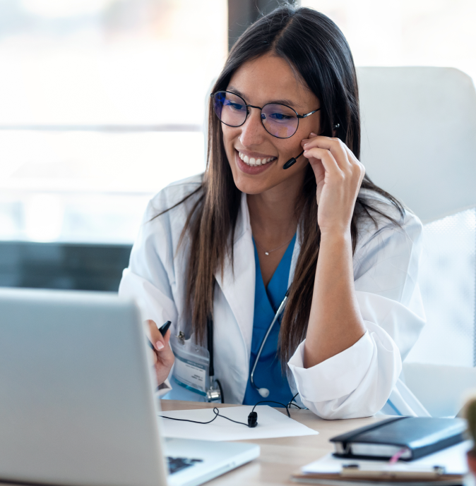 Doctora en consulta