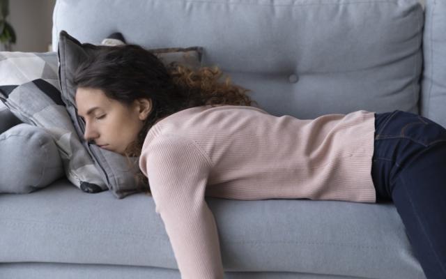 Mujer con astenia primaveral
