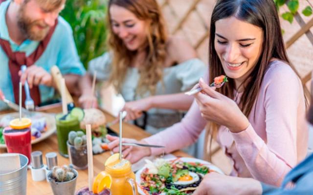 Vitamina C: Cómo consumirla y por qué tener un Seguro GMM