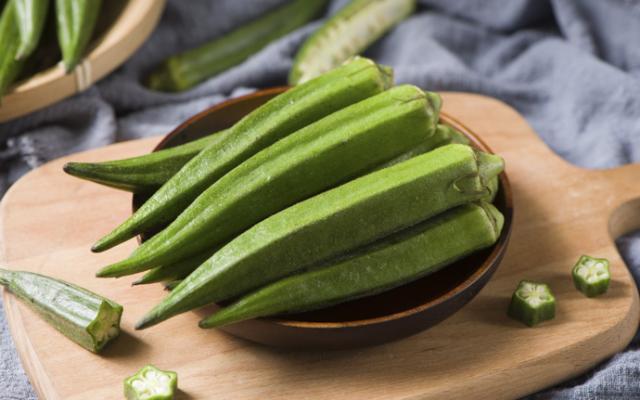 Plato con Okra fresco