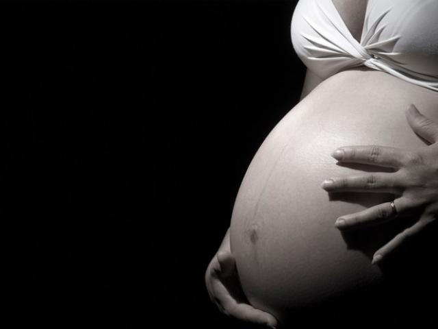 la hidratación en el embarazo es importante para la salud del bebé