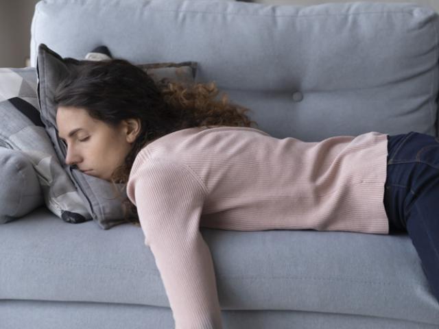Mujer con astenia primaveral